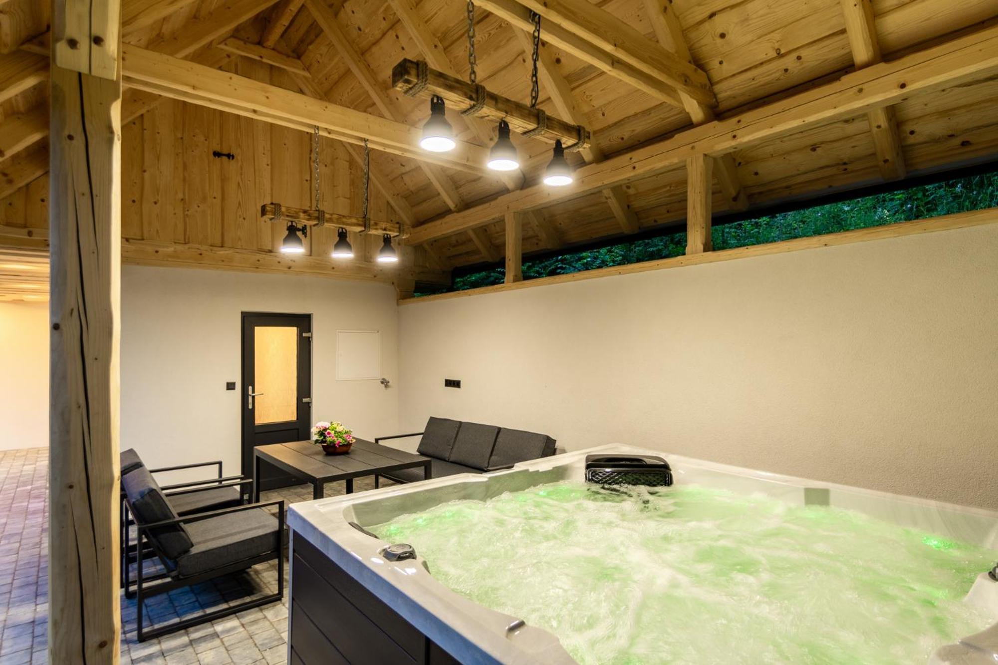 Villa Na Makove S Virivkou A Finskou Saunou