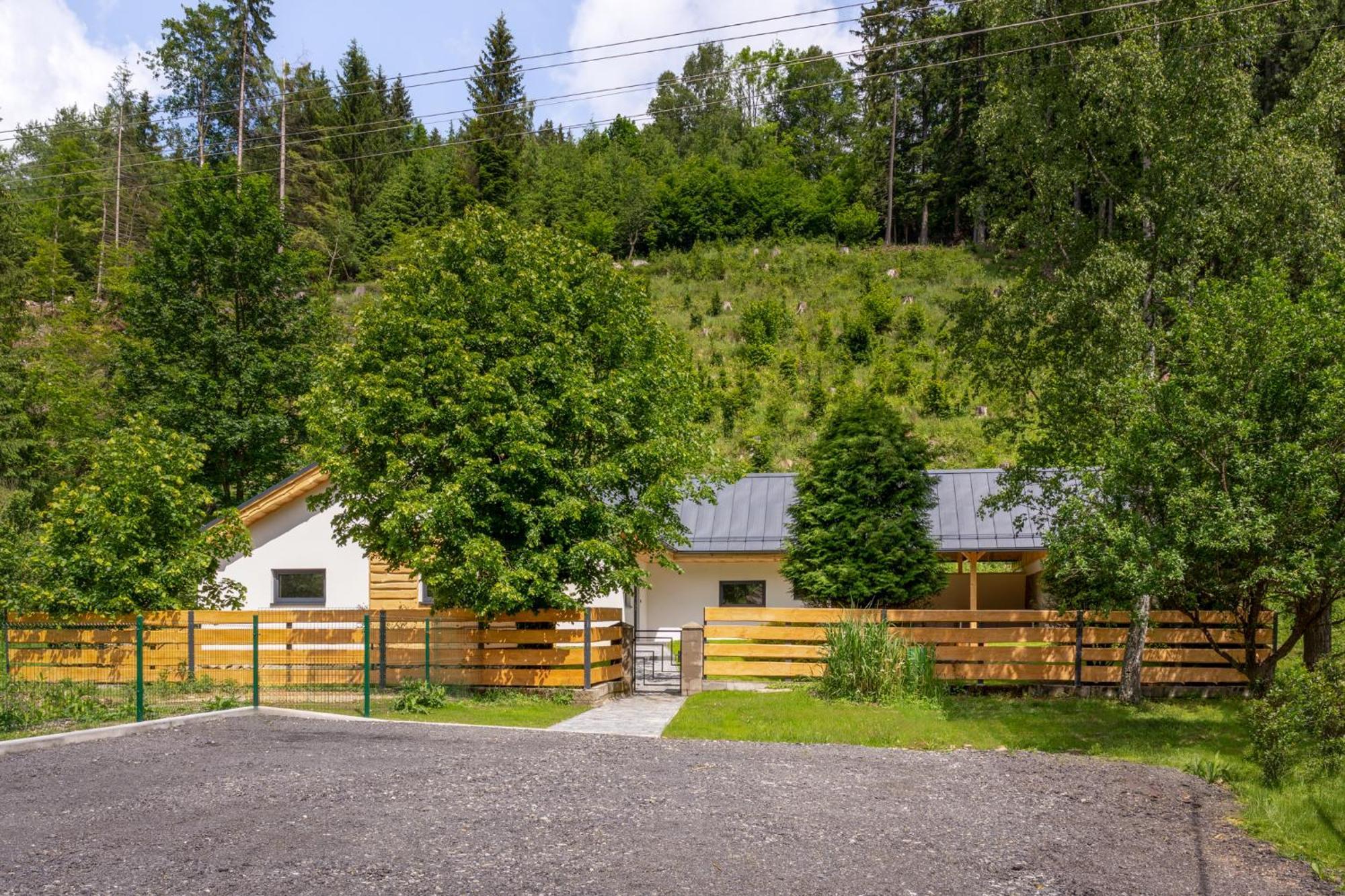Na Makove S Virivkou A Finskou Saunou Villa